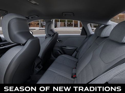 New 2025 Kia K4 EX image 18