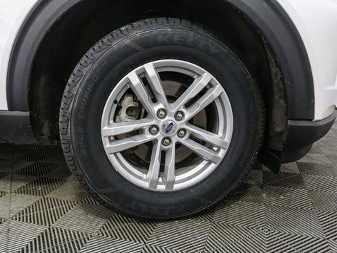 Used 2022 Ford Explorer XLT image 15