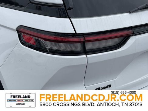 New 2025 Jeep Grand Cherokee Altitude w/ Trailer Tow Package AWD/4WD image 10