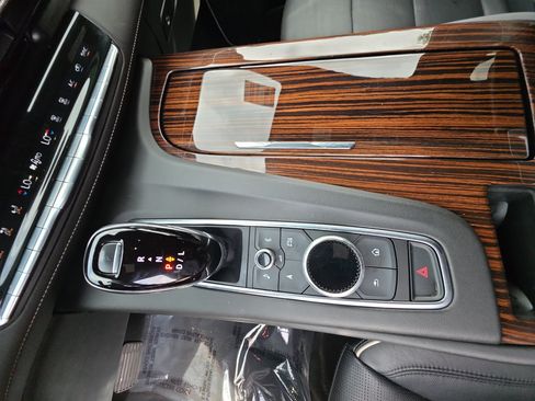 Used 2022 Cadillac Escalade Premium Luxury w/ LPO, Radiant Package AWD/4WD image 26