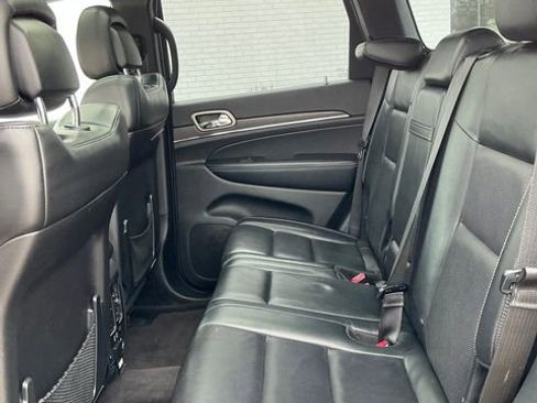 Used 2016 Jeep Grand Cherokee Limited w/ Luxury Group II image 12