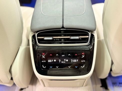 Used 2023 Mercedes-Benz EQS 580 4MATIC Sedan image 38