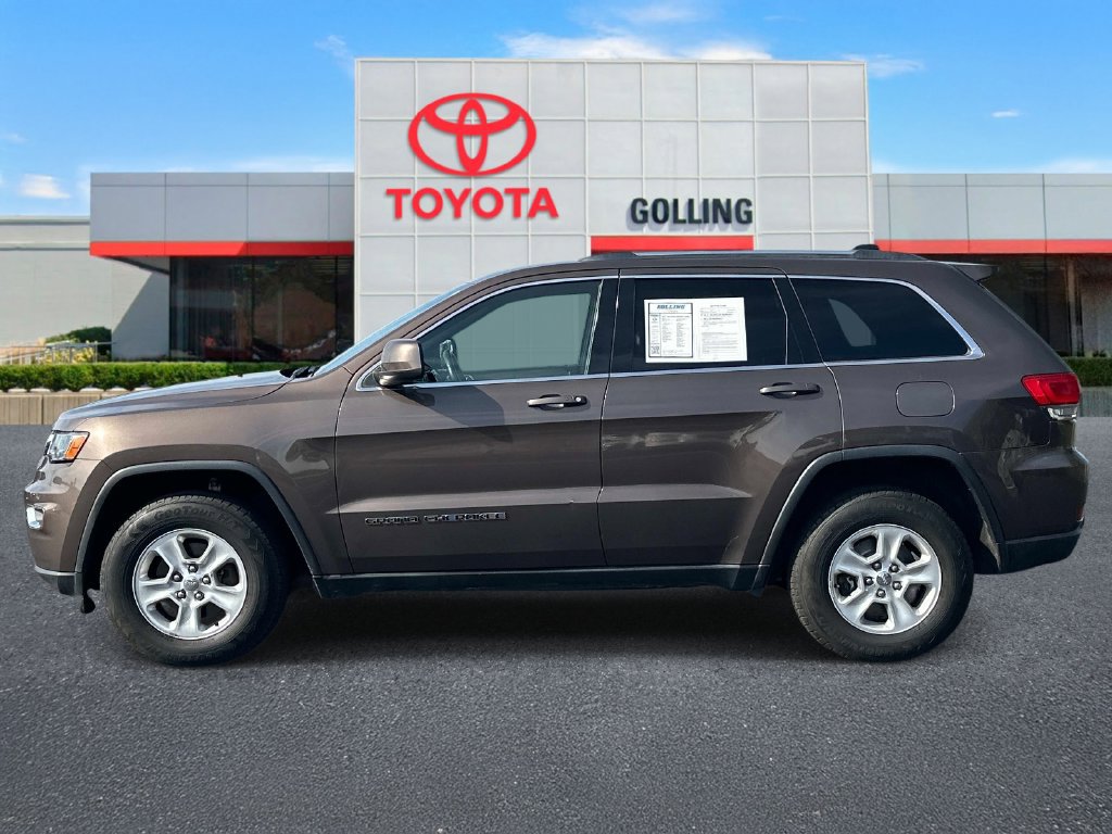 Used 2017 Jeep Grand Cherokee Laredo w/ Quick Order Package 23E AWD/4WD image 2