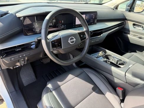 Used 2025 Nissan Murano SL image 11