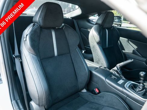 Certified 2023 Toyota GR86 Premium RWD image 29