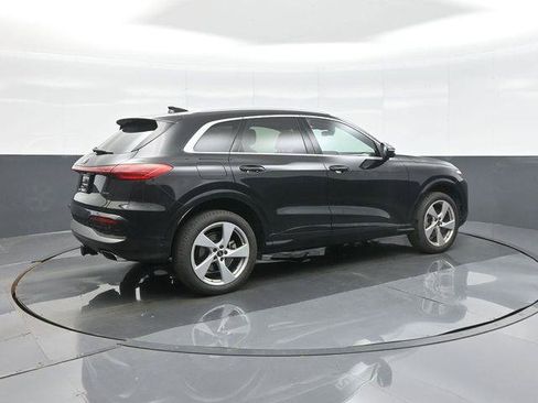 Certified 2025 Audi Q5 Premium w/ Premium Plus AWD/4WD image 7