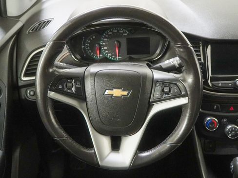 Used 2018 Chevrolet Trax LT w/ LT Convenience Package image 21