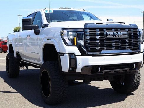 Used 2024 GMC Sierra 3500 Denali Ultimate AWD/4WD image 7
