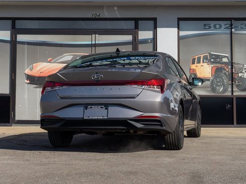 Used 2023 Hyundai Elantra SEL image 5