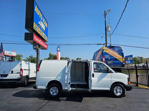Used 2014 Chevrolet Express 2500 RWD image 5