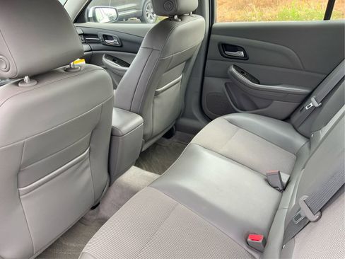 Used 2015 Chevrolet Malibu LT w/ Power Convenience Package image 10