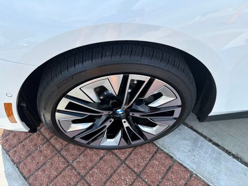 Used 2026 BMW 530i w/ Premium Package RWD image 10