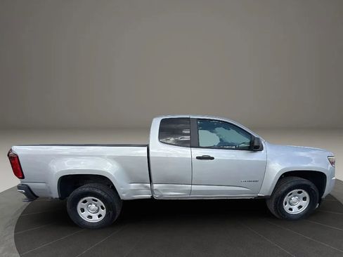 Used 2017 Chevrolet Colorado W/T w/ WT Convenience Package RWD image 4