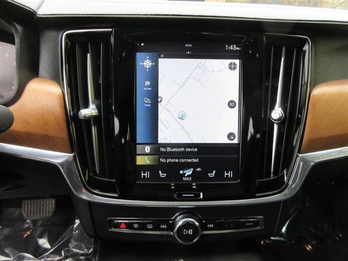 Used 2018 Volvo S90 T6 Inscription w/ Convenience Package image 20