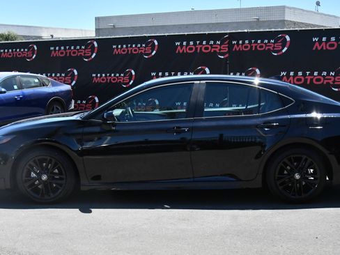 Used 2026 Toyota Camry SE w/ Convenience Package FWD image 4