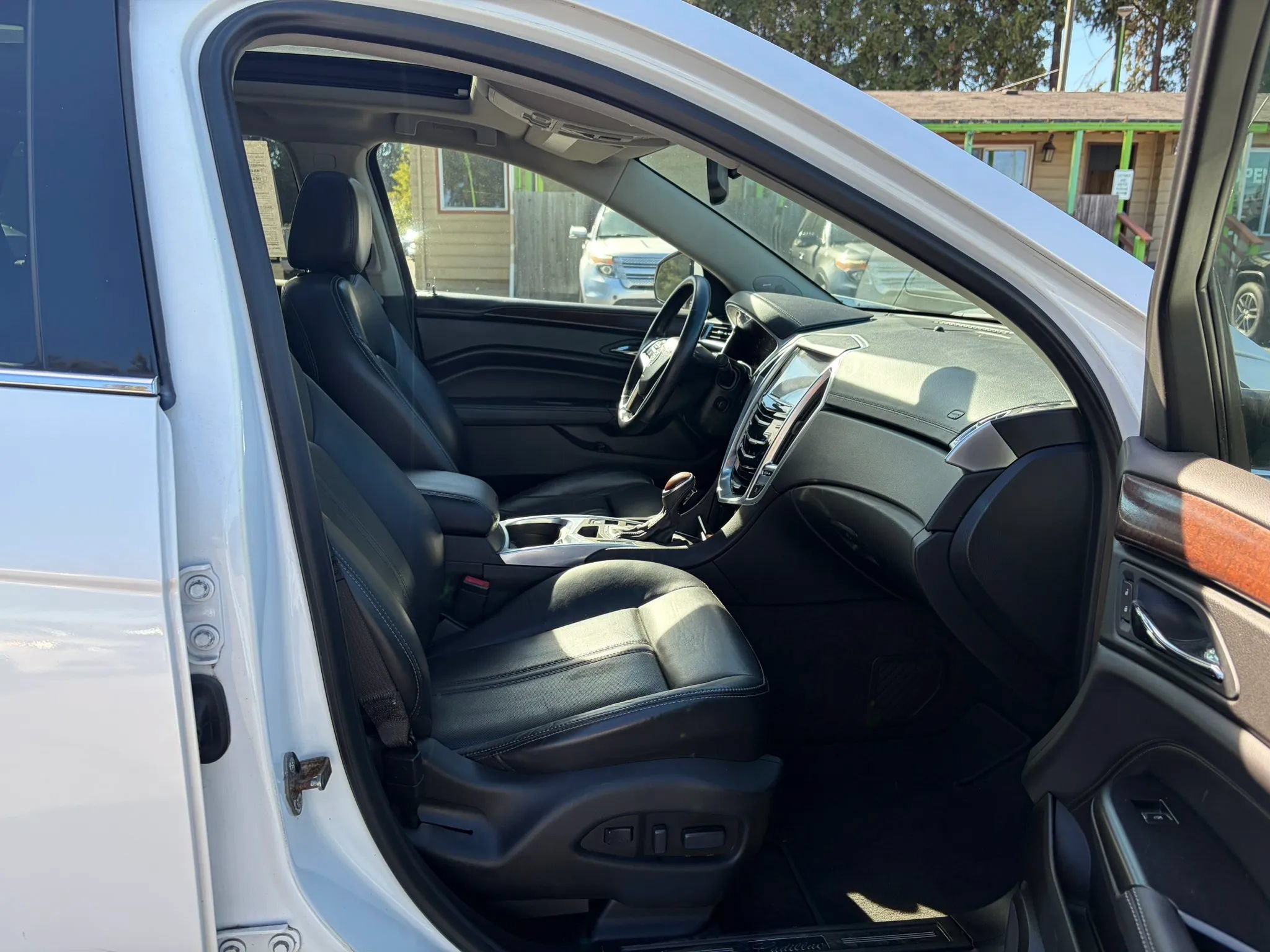 Used 2015 Cadillac SRX Luxury AWD/4WD image 16