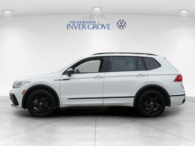 Certified 2024 Volkswagen Tiguan SE R-Line AWD/4WD image 4