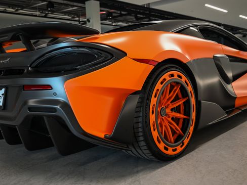 Used 2019 McLaren 600LT RWD image 24