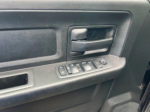 Used 2019 RAM 1500 Express w/ Express Value Package AWD/4WD image 11