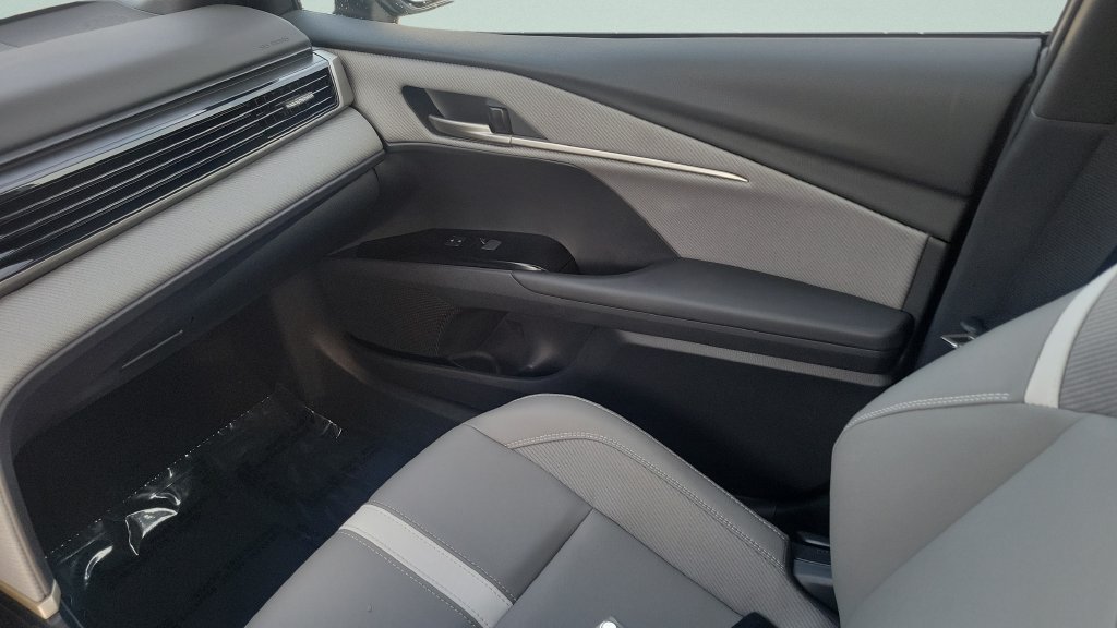 Used 2026 Toyota Camry SE FWD image 13
