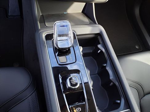 Used 2025 Volvo XC90 T8 Plus w/ Protection Package Premier image 29