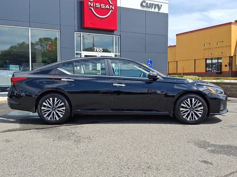Used 2023 Nissan Altima 2.5 SV FWD image 8