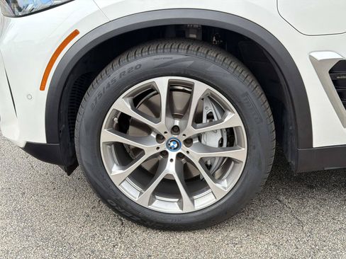 Certified 2024 BMW X5 xDrive50e w/ Premium Package AWD/4WD image 10