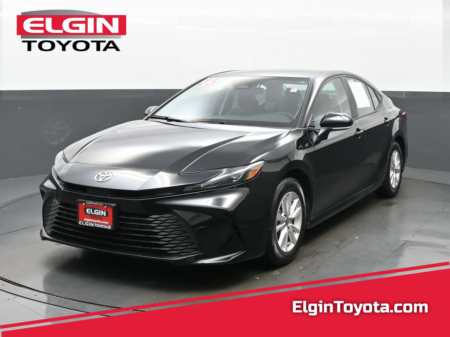 Used 2025 Toyota Camry LE FWD image 1