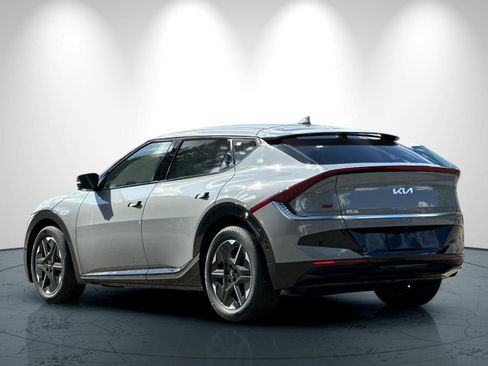 New 2025 Kia EV6 Wind RWD image 6