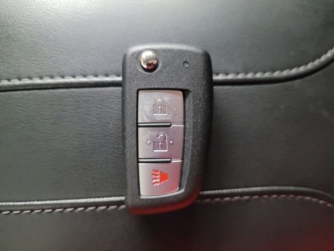 Used 2020 Nissan Rogue Sport S image 32