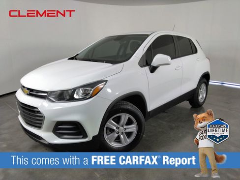 Used 2022 Chevrolet Trax LS AWD/4WD image 1