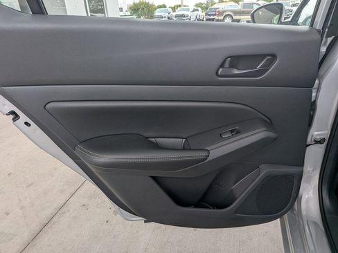 Used 2025 Nissan Altima 2.5 SV FWD image 19