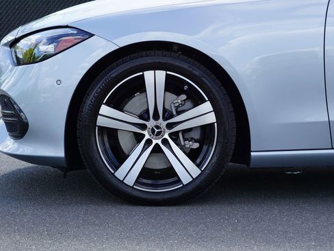 Used 2025 Mercedes-Benz C 300 4MATIC Sedan image 11