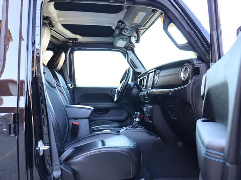 Used 2022 Jeep Wrangler Unlimited Rubicon 4xe image 21