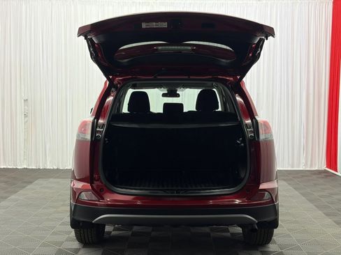 Used 2018 Toyota RAV4 XLE AWD/4WD image 33