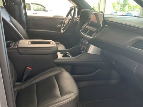 Used 2021 Chevrolet Tahoe LT w/ Luxury Package AWD/4WD image 15