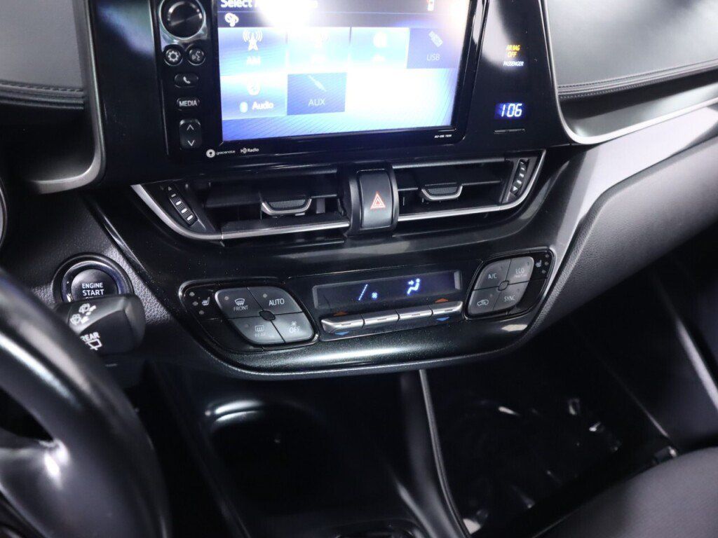 Used 2018 Toyota C-HR XLE FWD image 18