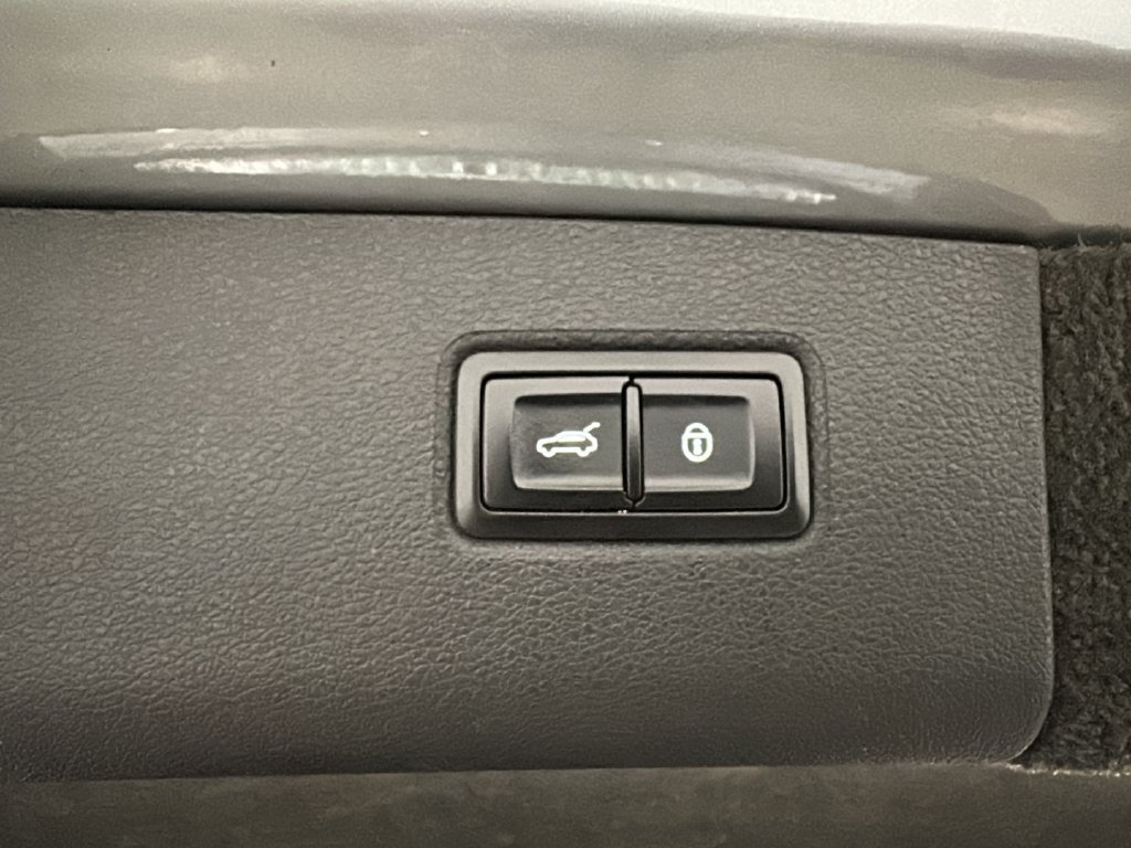 Used 2018 Bentley Bentayga Activity AWD/4WD image 23