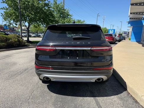 Used 2025 Lincoln Corsair AWD image 10