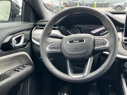 Used 2025 Jeep Compass Limited AWD/4WD image 29