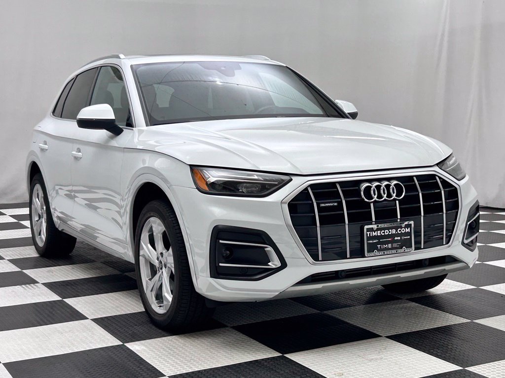 Used 2021 Audi Q5 2.0T Premium Plus w/ Premium Plus Package AWD/4WD image 2