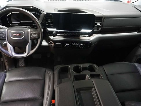 Certified 2025 GMC Sierra 1500 SLT image 19