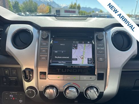 Used 2017 Toyota Tundra SR5 w/ SR5 Upgrade Package AWD/4WD image 26