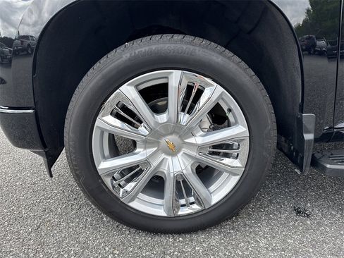 Used 2022 Chevrolet Silverado 1500 High Country w/ High Country Premium Package image 13