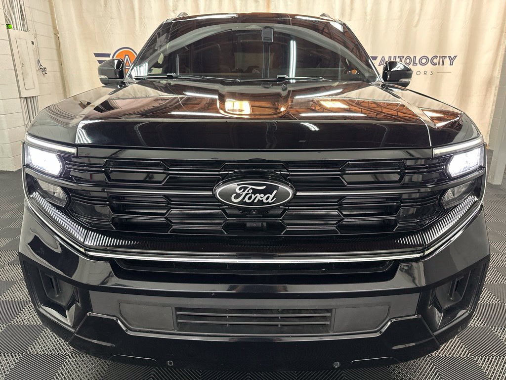 Used 2025 Ford Expedition Max Platinum w/ Stealth Performance Package AWD/4WD image 3