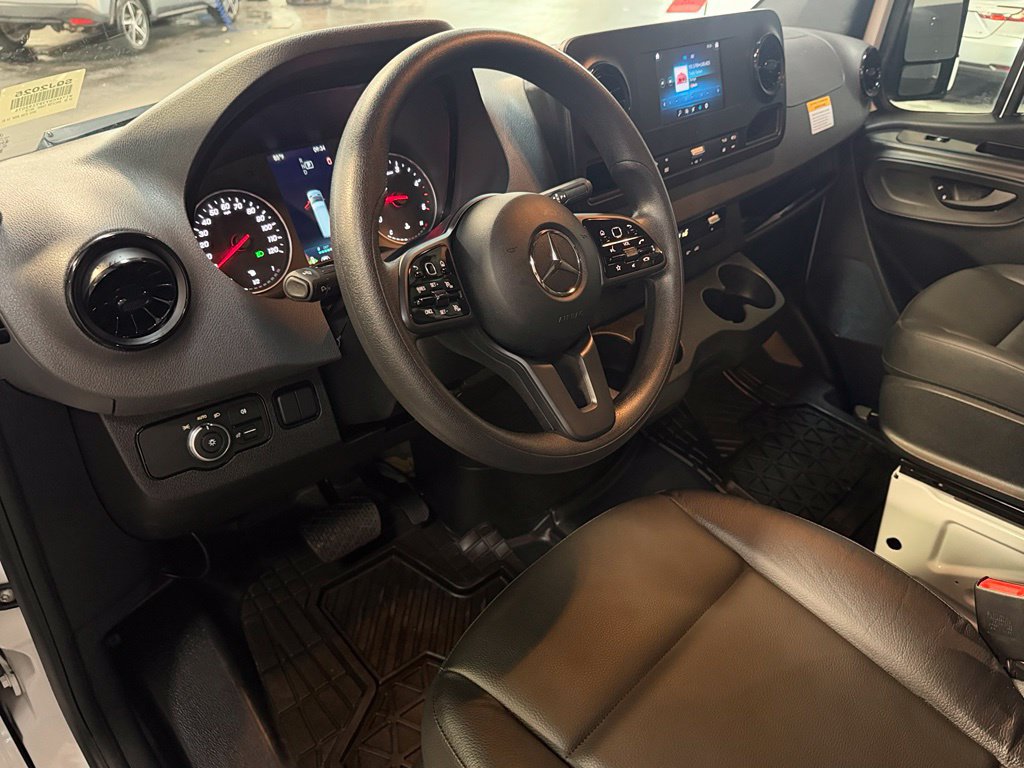Used 2024 Mercedes-Benz Sprinter 2500 image 11