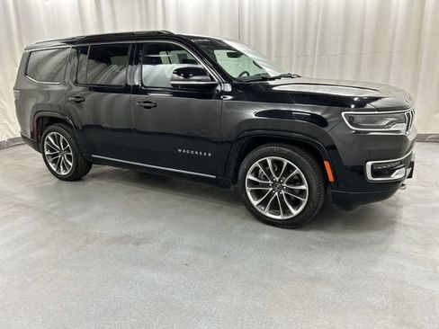 Used 2023 Jeep Wagoneer Series III w/ Premium Group I AWD/4WD image 1