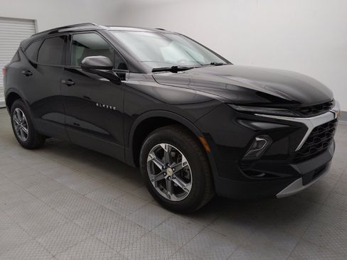 Used 2024 Chevrolet Blazer LT w/ Convenience Package FWD image 11