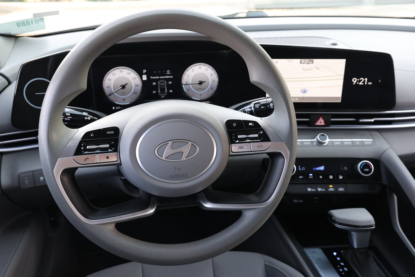 Used 2024 Hyundai Elantra SEL FWD image 17