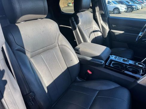 Used 2017 Land Rover Discovery HSE image 27